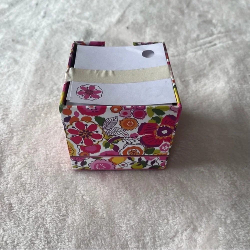 Vera Bradley Pink Floral Vintage Clementine Note‎ Cube with Blank Sheets